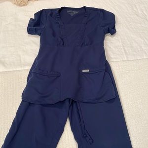 Navy Grey’s Anatomy Scrubs in Petite XS